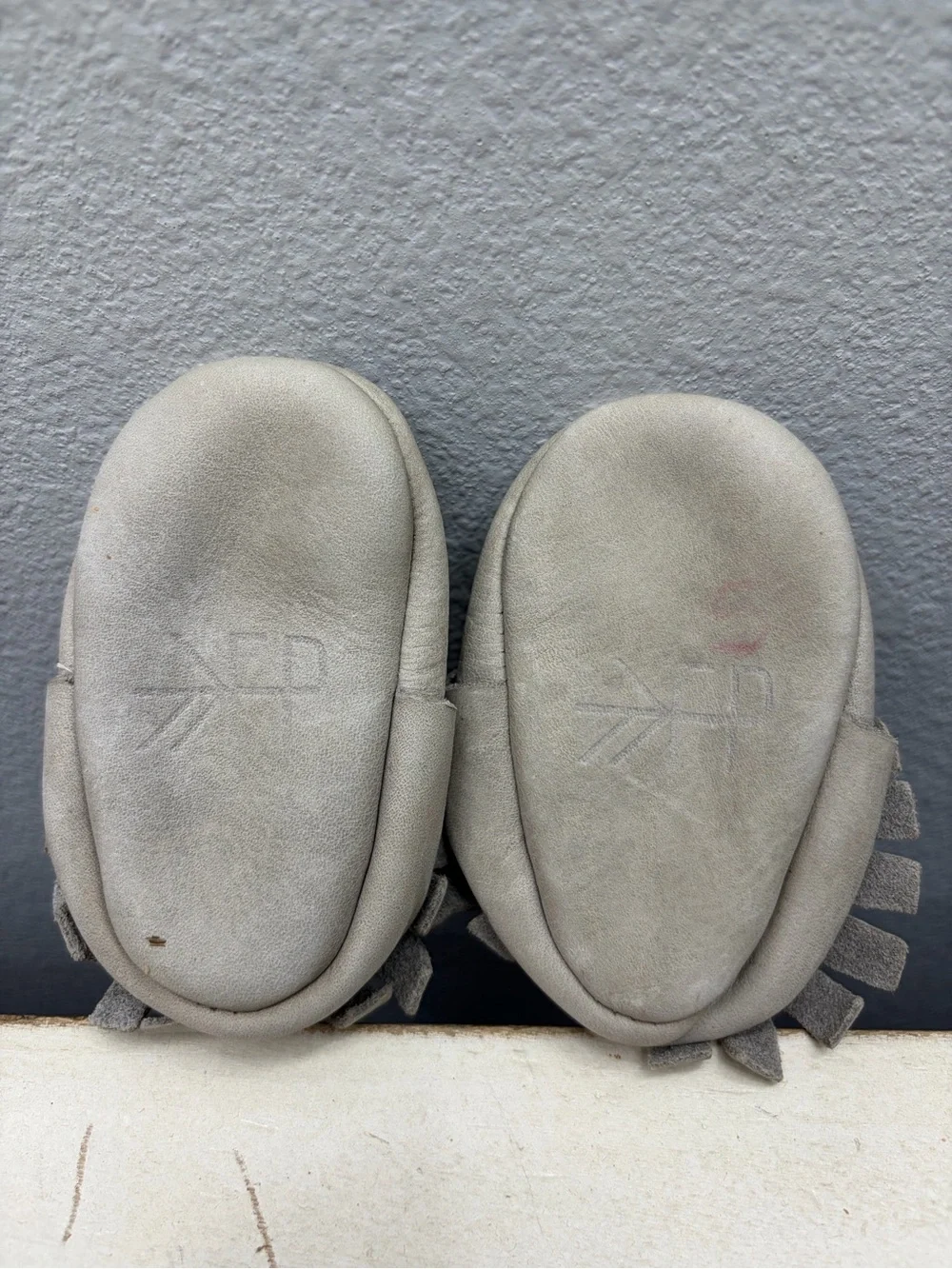 Freshly Picked Greatest Show On Earth Grey Moccasins Size 1 toddlers